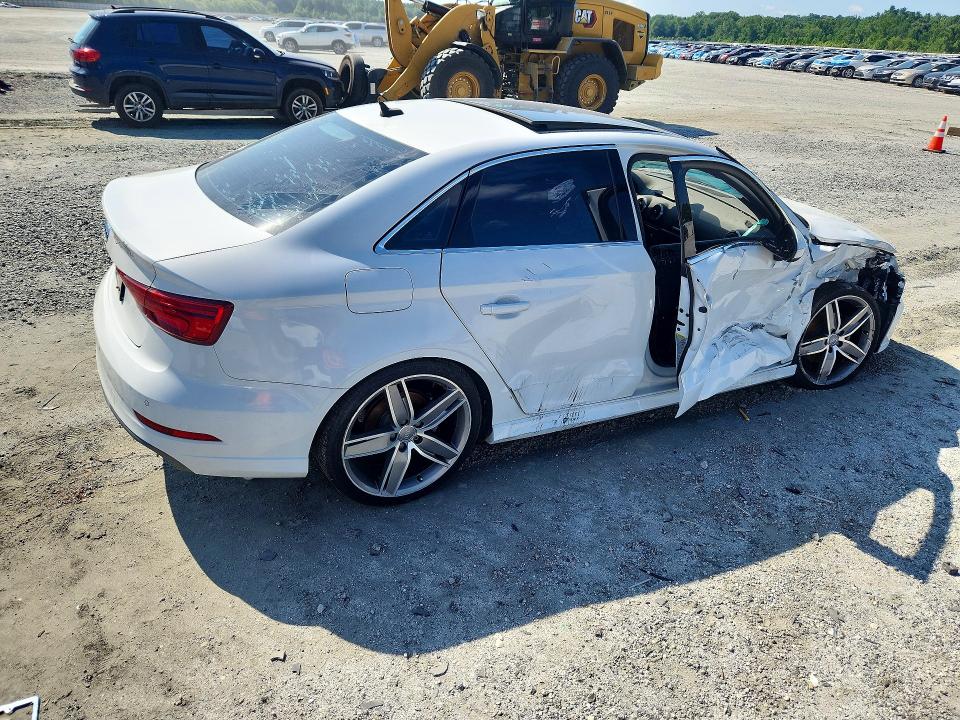 2019 Audi A3 მანქანა იყიდება აუქციონზე, vin: WAUGUGFF3KA062915, აუქციონის ნომერი: 58270406