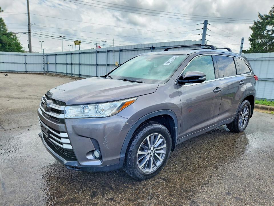 Auction sale of the 2018 Toyota Highlander, vin: 5TDJZRFHXJS556651, lot number: 55781226