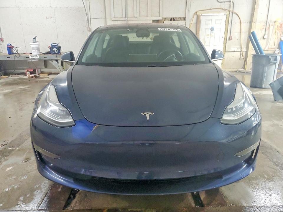 57707156 :رقم المزاد ، 5YJ3E1EAXJF013699 vin ، 2018 Tesla Model 3 مزاد بيع