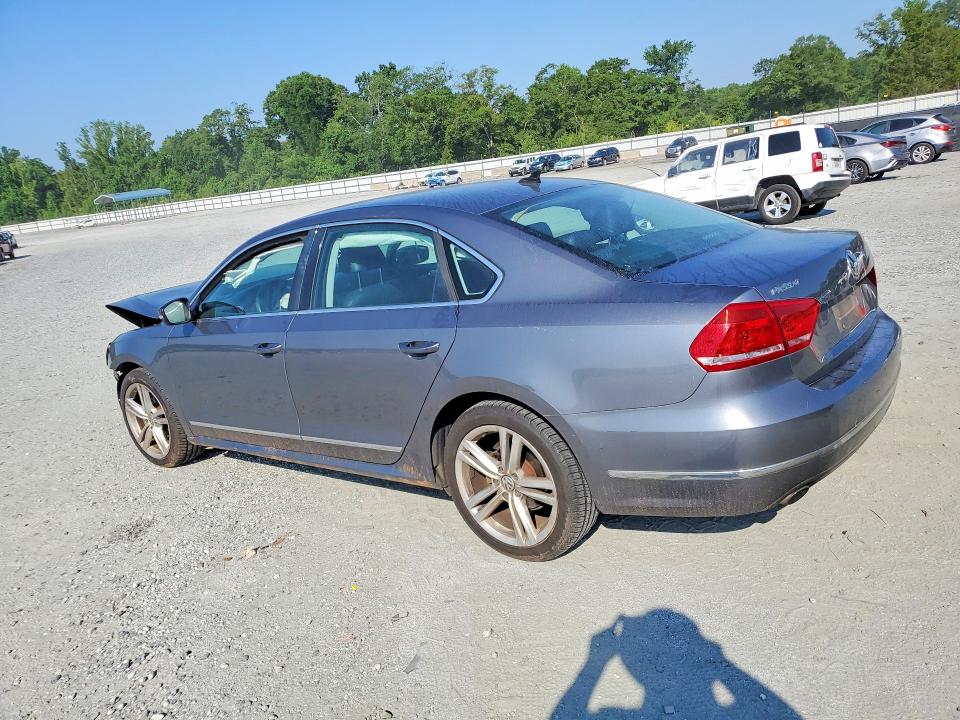 2015 Volkswagen Passat მანქანა იყიდება აუქციონზე, vin: 1VWBT7A33FC048355, აუქციონის ნომერი: 57156166