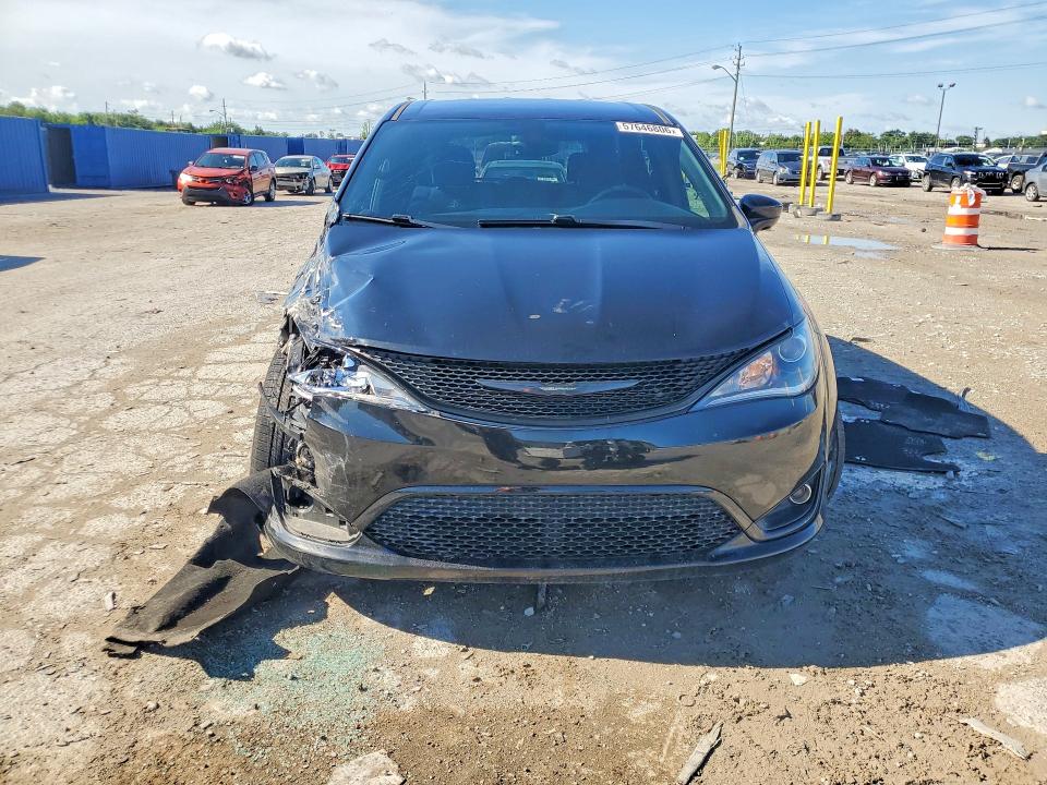 Продажа на аукционе авто 2019 Chrysler Pacifica, vin: 2C4RC1FG8KR638983, номер лота: 57646806