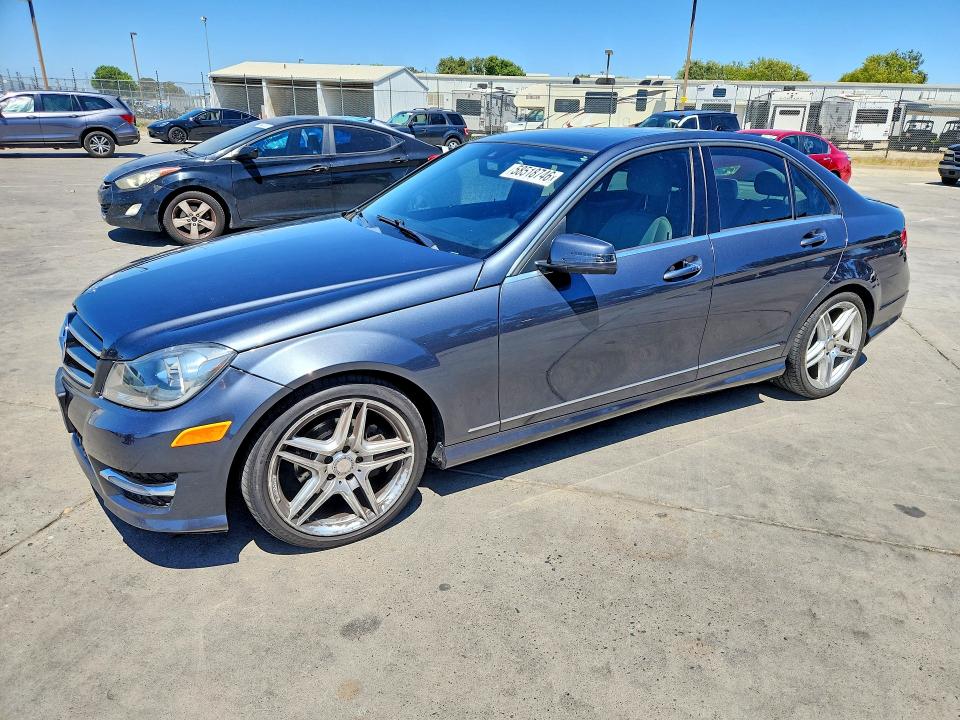 2014 Mercedes-benz C მანქანა იყიდება აუქციონზე, vin: WDDGF4HB5EG225254, აუქციონის ნომერი: 58518746