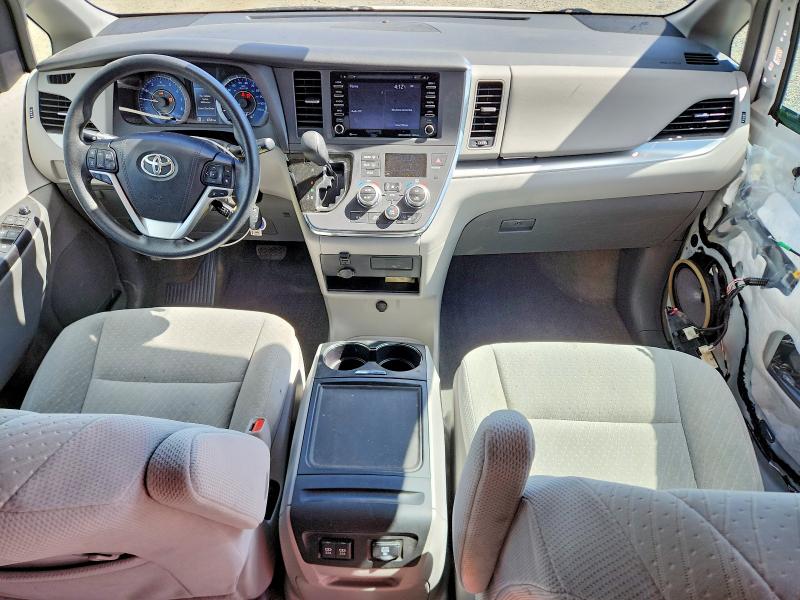 57877726 :رقم المزاد ، 5TDKZ3DC3JS949075 vin ، 2018 Toyota Sienna مزاد بيع
