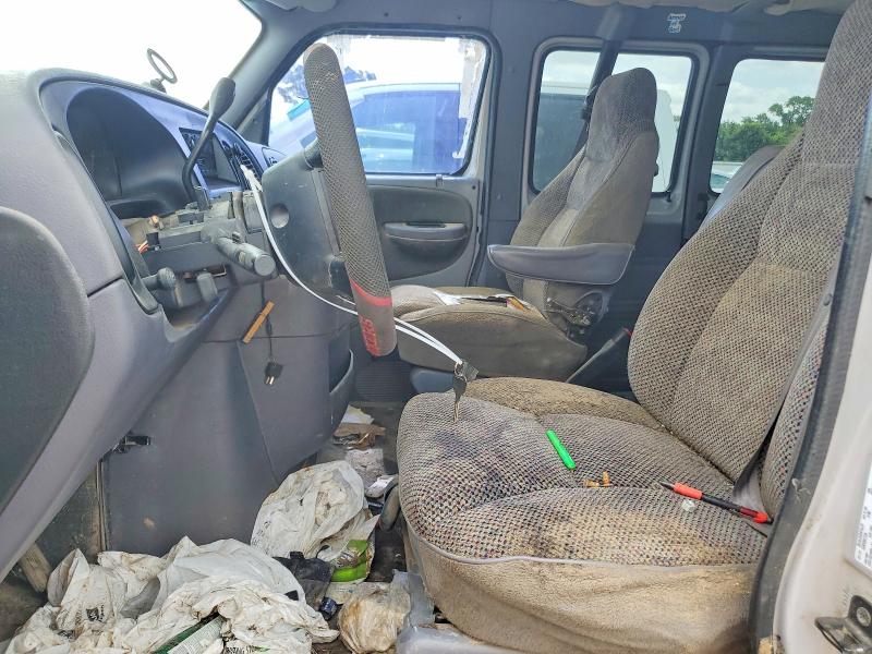 58129636 :رقم المزاد ، 2B5WB35Z1YK138632 vin ، 2000 Dodge Ram Wagon مزاد بيع
