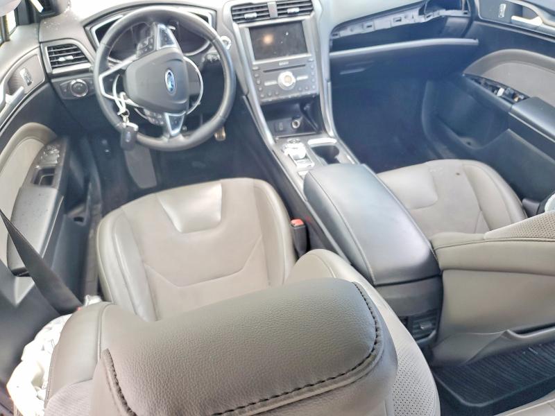 56612956 :رقم المزاد ، 3FA6P0VP6HR245561 vin ، 2017 Ford Fusion مزاد بيع