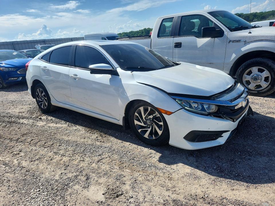 2018 Honda Civc მანქანა იყიდება აუქციონზე, vin: 2HGFC2F72JH557024, აუქციონის ნომერი: 55526836