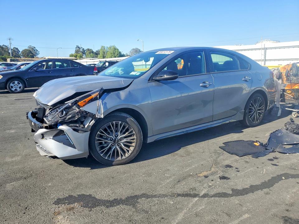 2023 Kia Forte მანქანა იყიდება აუქციონზე, vin: 3KPF54AD7PE606367, აუქციონის ნომერი: 85614175