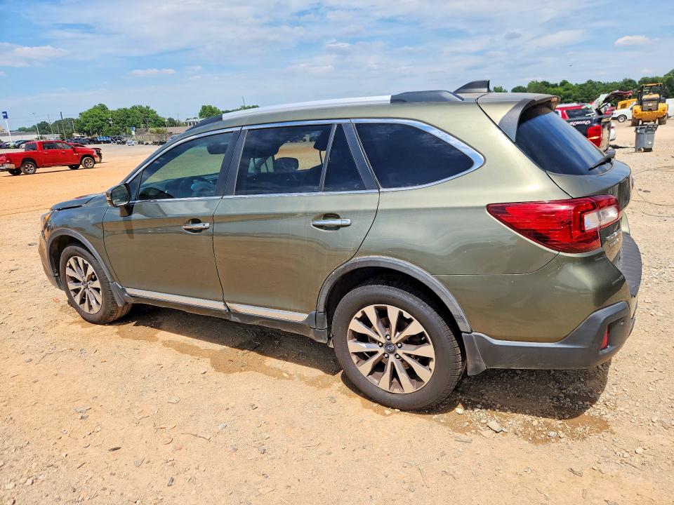 56106316 :رقم المزاد ، 4S4BSETC0J3231336 vin ، 2018 Subaru Outback مزاد بيع