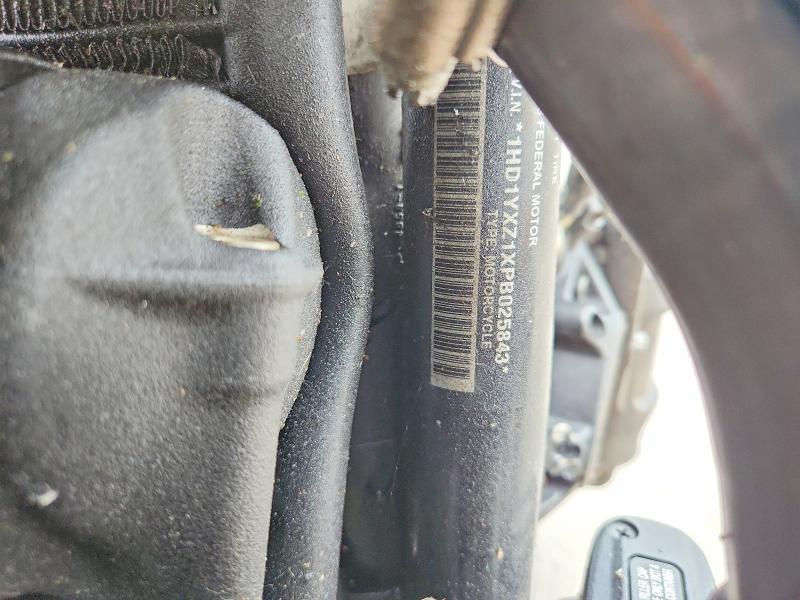 55608086 :رقم المزاد ، 1HD1YXZ1XPB025843 vin ، 2023 Harley-davidson Fxlrst مزاد بيع