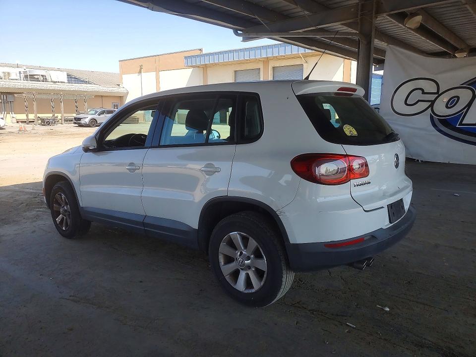 57956486 :رقم المزاد ، WVGAV7AX9AW001295 vin ، 2010 Volkswagen Tiguan مزاد بيع