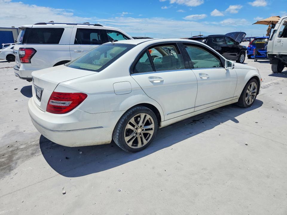 2013 Mercedes-benz C მანქანა იყიდება აუქციონზე, vin: WDDGF4HB4DA783145, აუქციონის ნომერი: 57003806