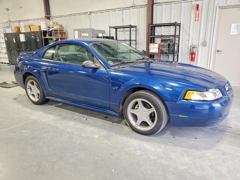 56568666 :رقم المزاد ، 1FAFP42X9YF177944 vin ، 2000 Ford Mustang مزاد بيع
