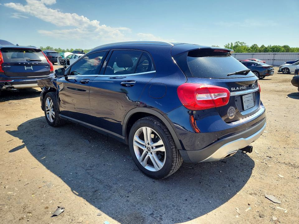 56821796 :رقم المزاد ، WDCTG4EB5JJ454762 vin ، 2018 Mercedes-benz Gla مزاد بيع
