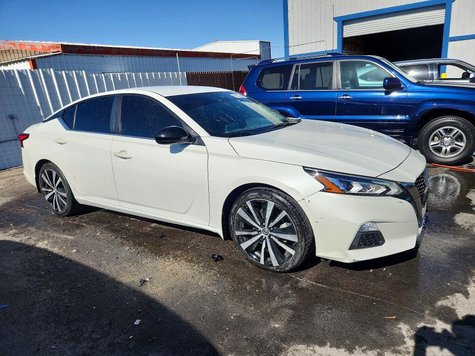 55700726 :رقم المزاد ، 1N4BL4CV7MN413384 vin ، 2021 Nissan Altima مزاد بيع