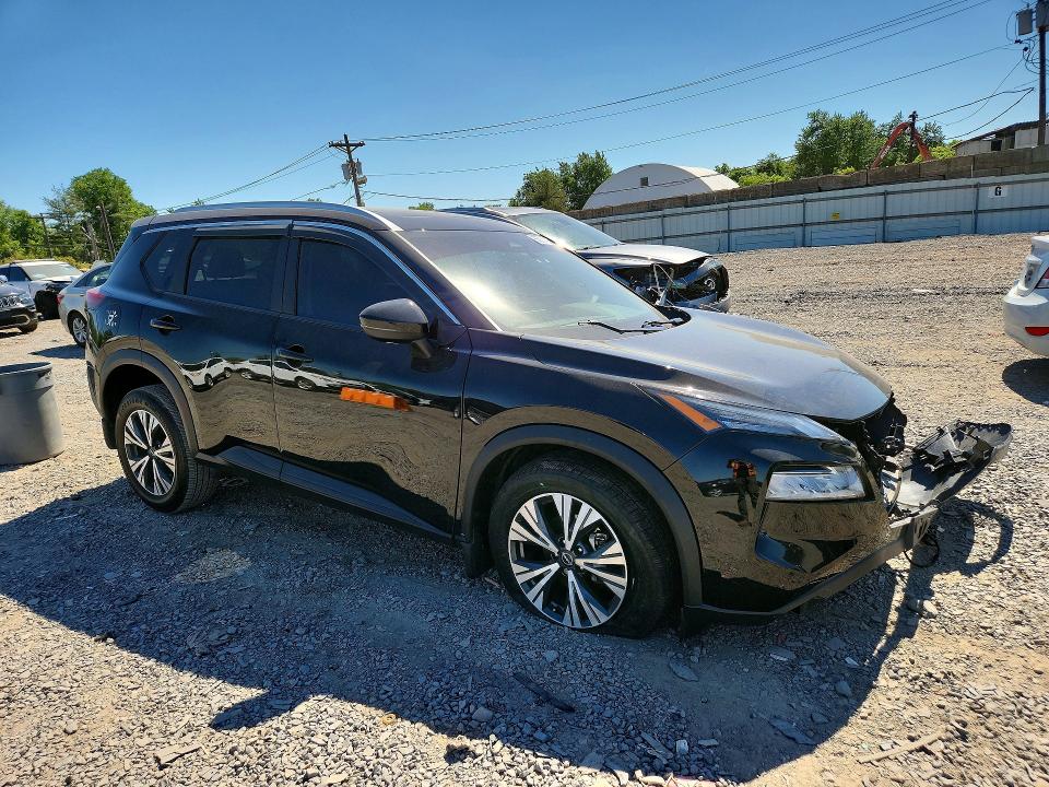 56031156 :رقم المزاد ، 5N1BT3BB4NC734061 vin ، 2022 Nissan Rogue مزاد بيع