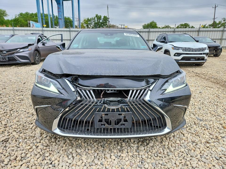 55305426 :رقم المزاد ، 58ABZ1B19KU003070 vin ، 2019 Lexus Es مزاد بيع