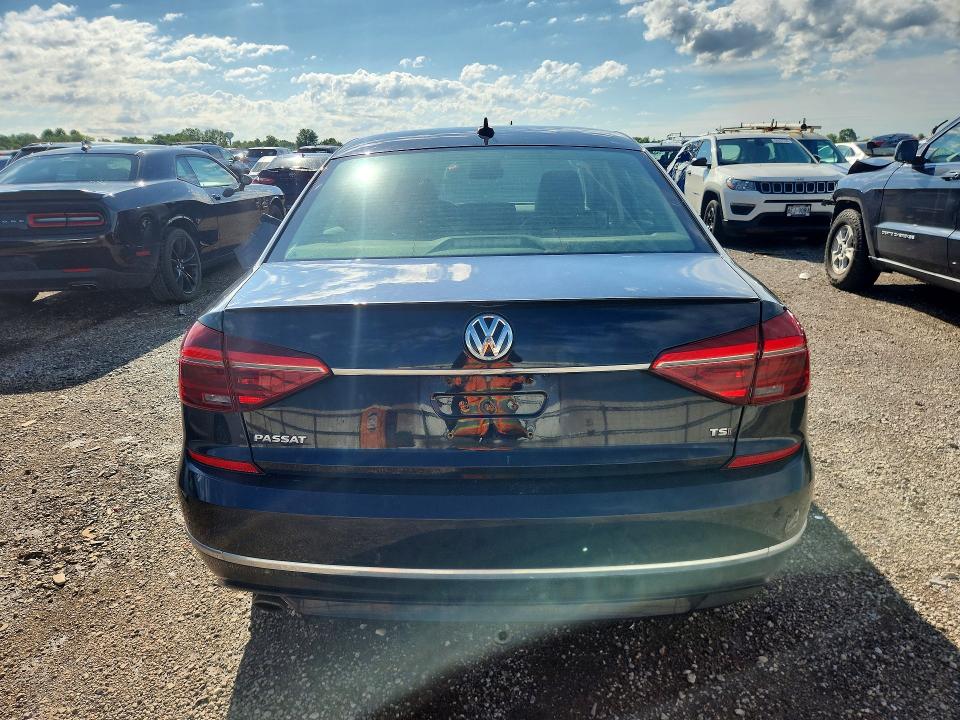 2017 Volkswagen Passat მანქანა იყიდება აუქციონზე, vin: 1VWDT7A36HC078218, აუქციონის ნომერი: 57421266