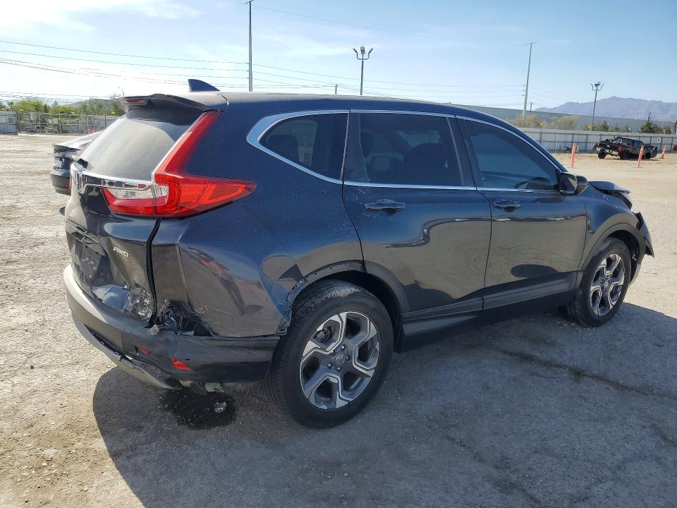 Продаж на аукціоні авто 2018 Honda Cr-v, vin: 7FARW2H86JE007215, номер лоту: 55957286