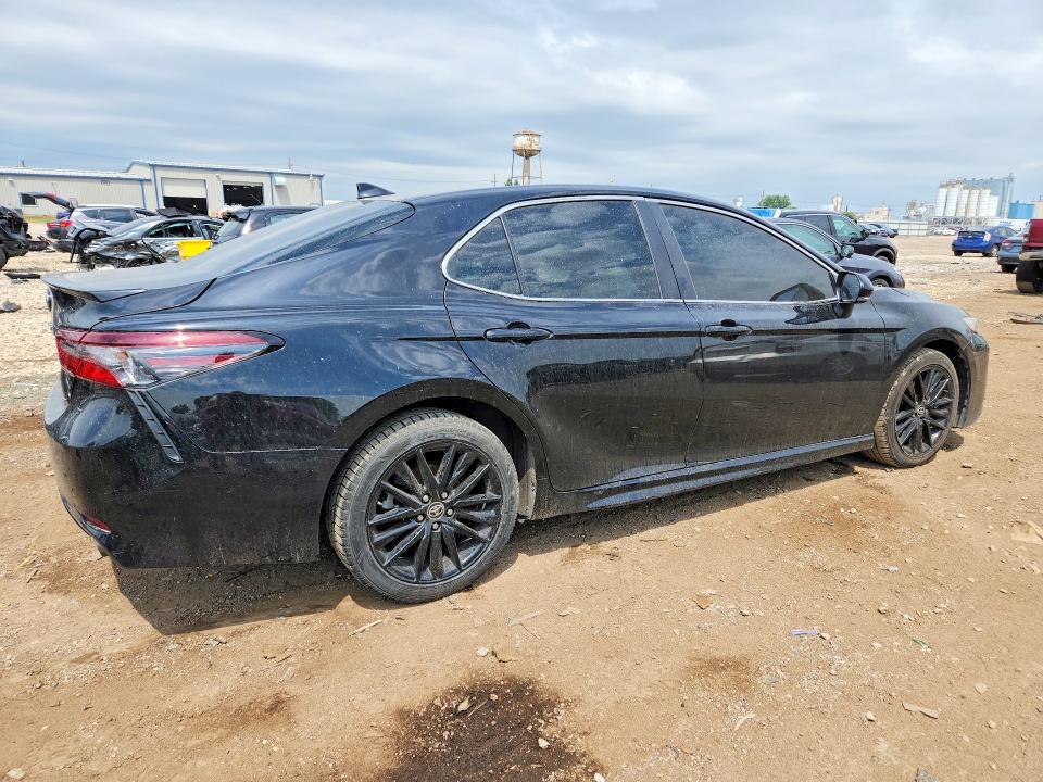 55200106 :رقم المزاد ، 4T1G11AK8NU051422 vin ، 2022 Toyota Camry مزاد بيع