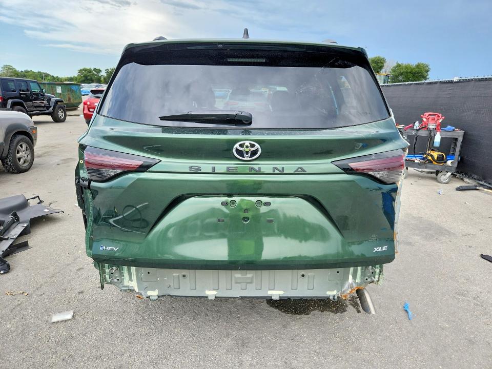 2026 Toyota Sienna მანქანა იყიდება აუქციონზე, vin: 5TDYRKEC2TS300227, აუქციონის ნომერი: 58323066
