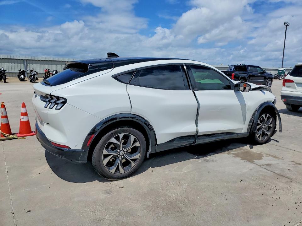 Продаж на аукціоні авто 2022 Ford Mustang Mach-e, vin: 3FMTK3R77NMA46143, номер лоту: 57016086