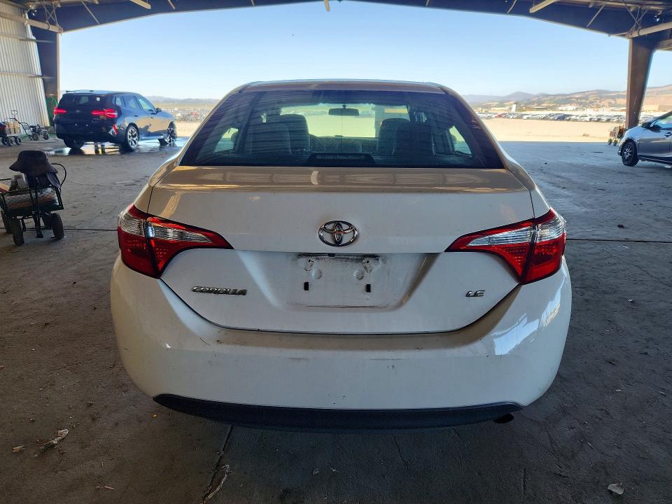 Продаж на аукціоні авто 2015 Toyota Corolla, vin: 5YFBURHE2FP327824, номер лоту: 56851506