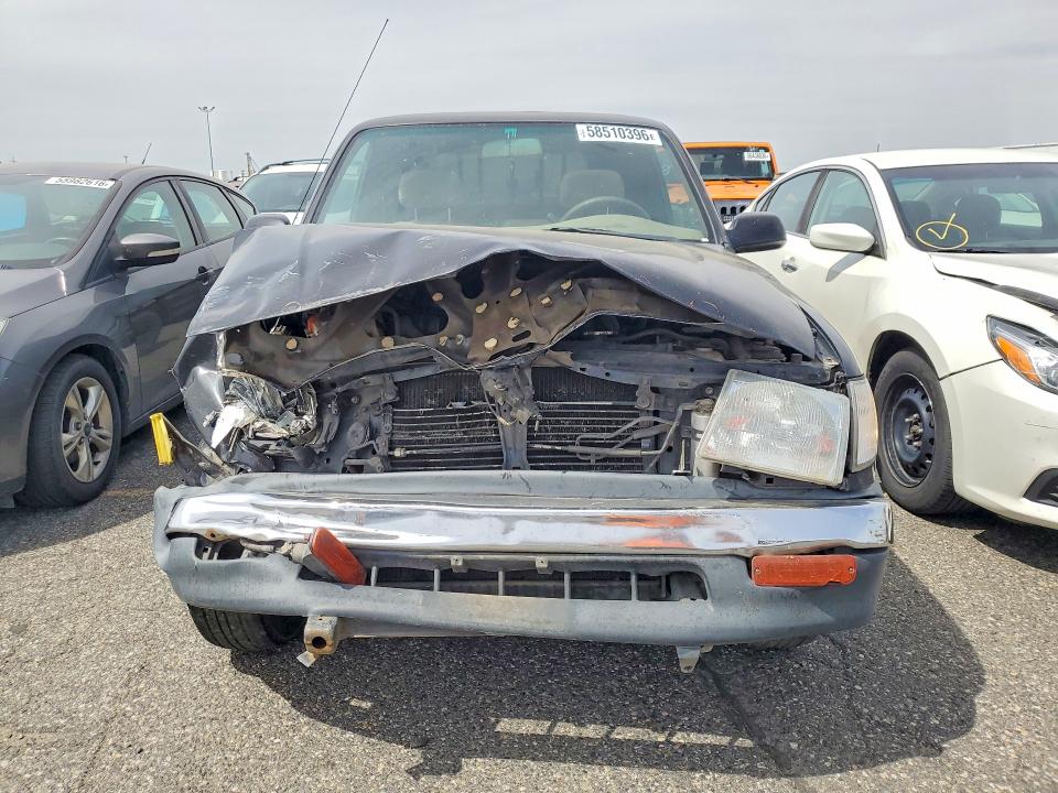 2000 Toyota Tacoma მანქანა იყიდება აუქციონზე, vin: 4TAVL52N8YZ576778, აუქციონის ნომერი: 58510396