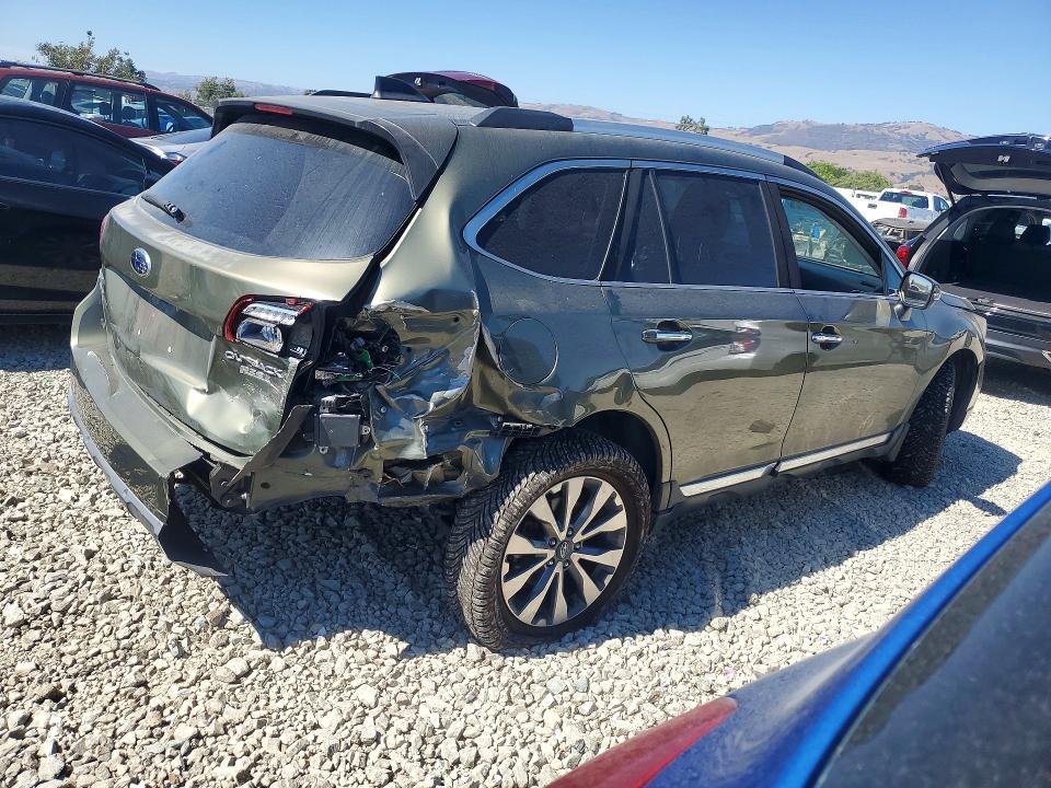 56648836 :رقم المزاد ، 4S4BSATCXH3429263 vin ، 2017 Subaru Outback مزاد بيع