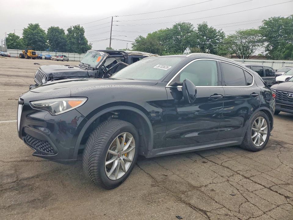 Продаж на аукціоні авто 2018 Alfa Romeo Stelvio, vin: ZASFAKBNXJ7B69213, номер лоту: 56703626