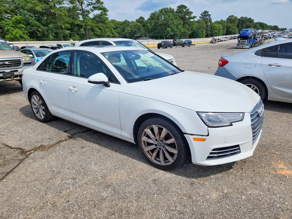 Продажа на аукционе авто 2017 Audi A4, vin: WAUGMAF45HN054439, номер лота: 55581716