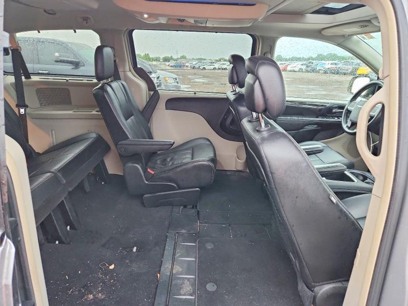 56167366 :رقم المزاد ، 2C4RC1CG7DR589542 vin ، 2013 Chrysler Town & Country مزاد بيع