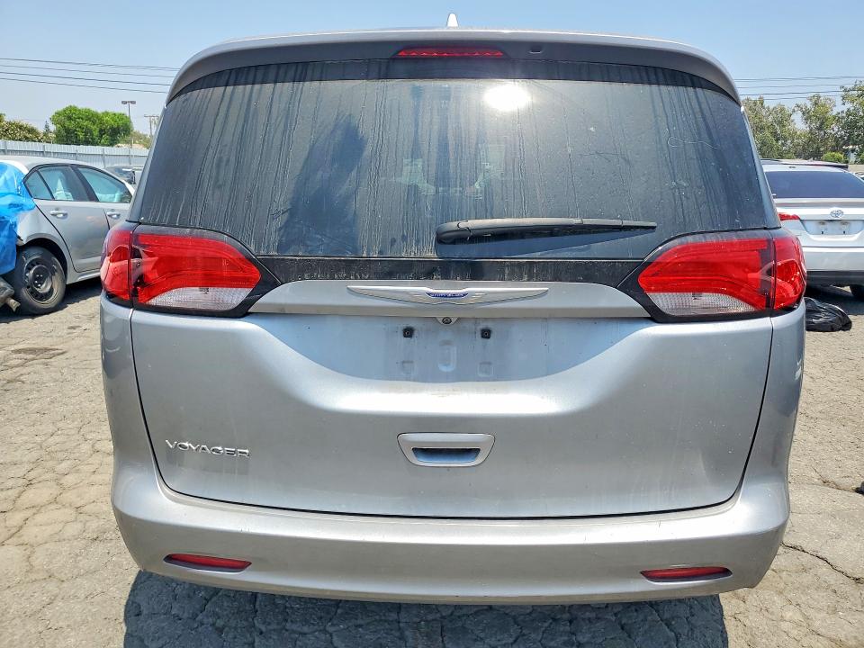 57269216 :رقم المزاد ، 2C4RC1DG2LR257330 vin ، 2020 Chrysler Voyager مزاد بيع