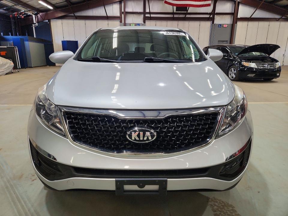 56136386 :رقم المزاد ، KNDPBCAC0G7873364 vin ، 2016 Kia Sportage مزاد بيع