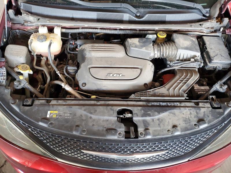 58333746 :رقم المزاد ، 2C4RC1AG4JR101663 vin ، 2018 Chrysler Pacifica مزاد بيع