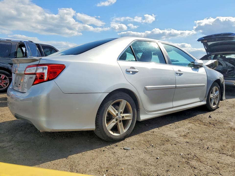 2014 Toyota Camry მანქანა იყიდება აუქციონზე, vin: 4T1BF1FK9EU364807, აუქციონის ნომერი: 56469376