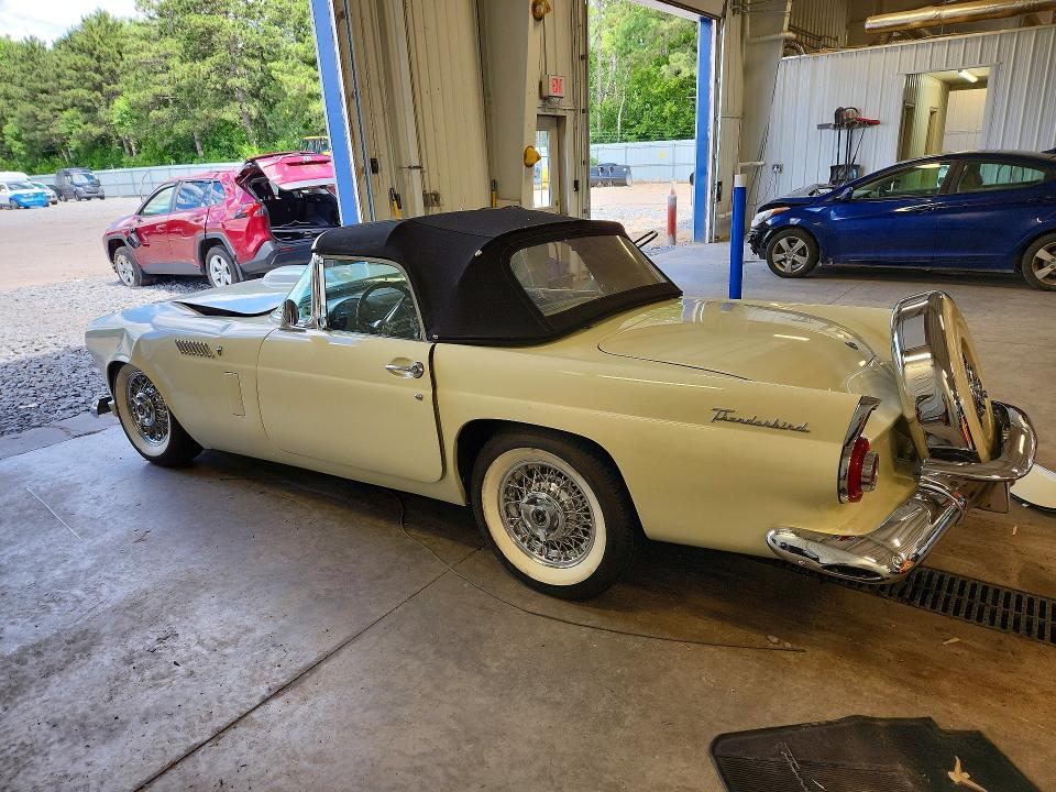 1956 Ford Thunderbird მანქანა იყიდება აუქციონზე, vin: P6FH197400, აუქციონის ნომერი: 58286336