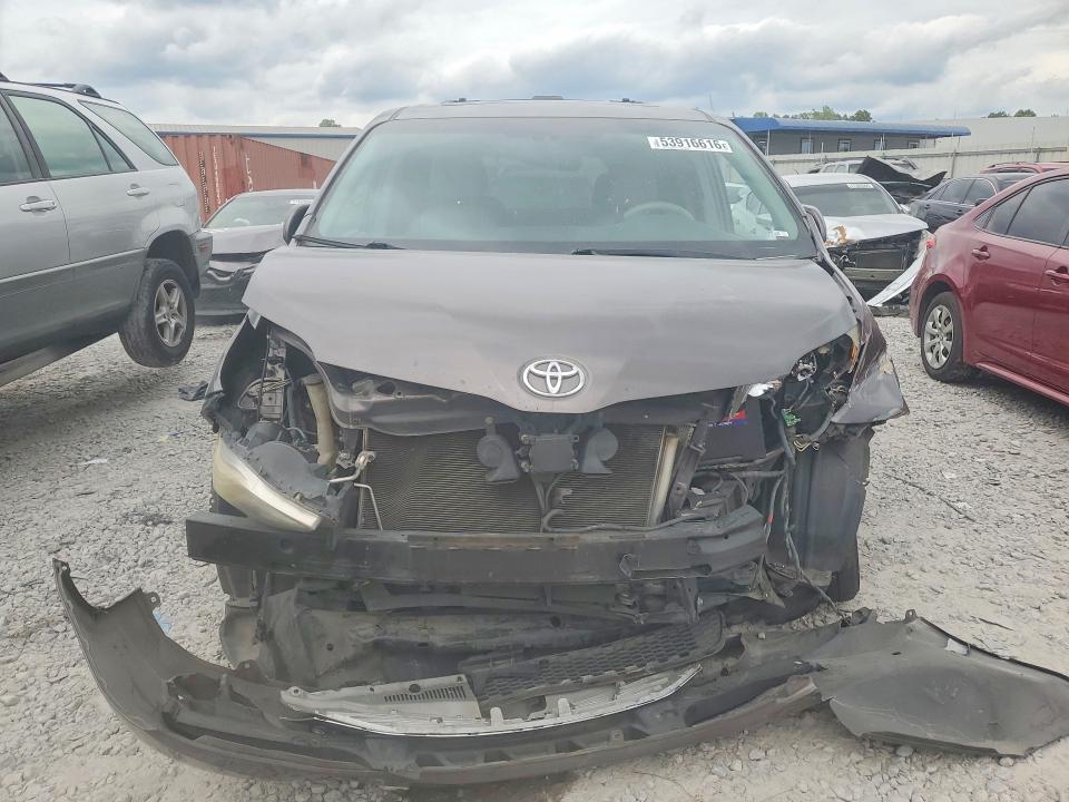 2013 Toyota Sienna მანქანა იყიდება აუქციონზე, vin: 5TDYK3DC4DS327846, აუქციონის ნომერი: 53916616
