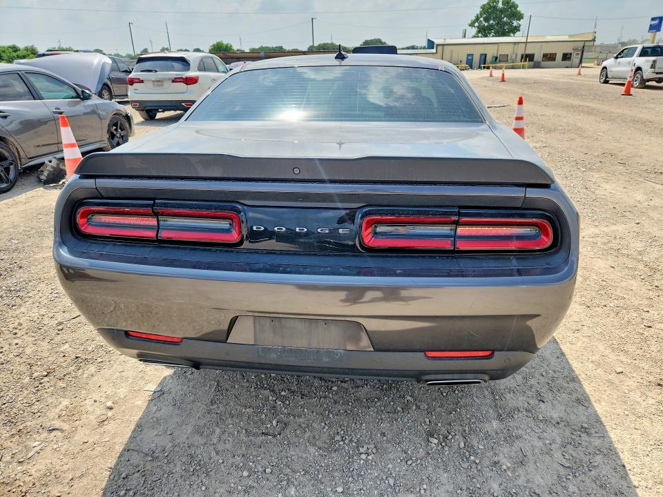 Продаж на аукціоні авто 2018 Dodge Challenger, vin: 2C3CDZAG8JH279586, номер лоту: 57420206