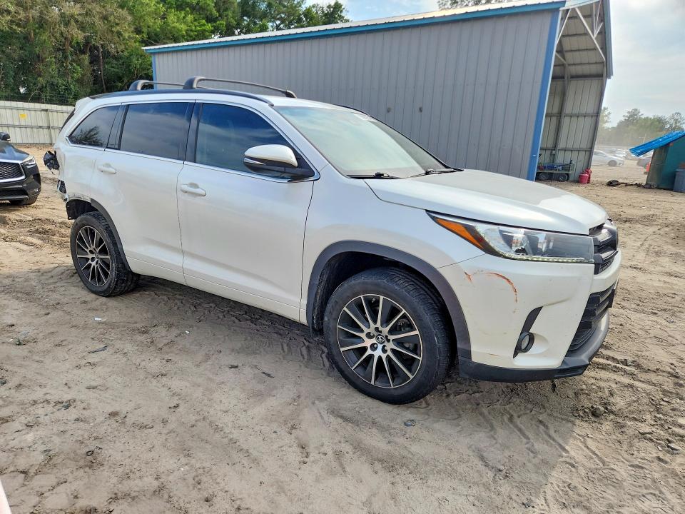 Продаж на аукціоні авто 2017 Toyota Highlander, vin: 5TDJZRFH3HS457258, номер лоту: 55929546