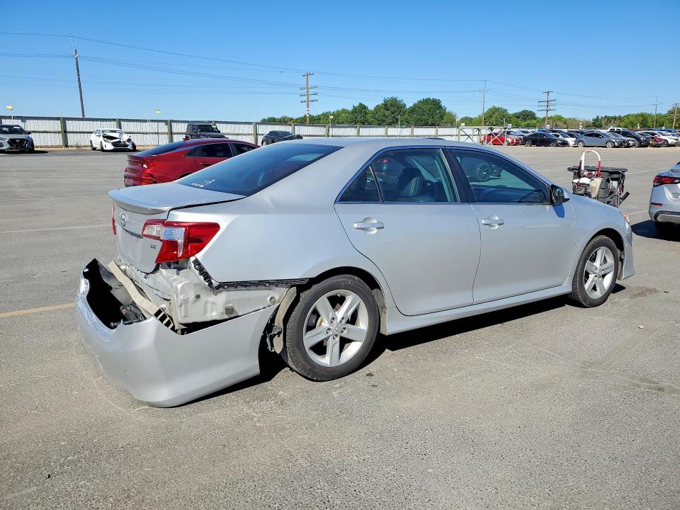 56841666 :رقم المزاد ، 4T1BF1FK2EU440738 vin ، 2014 Toyota Camry مزاد بيع