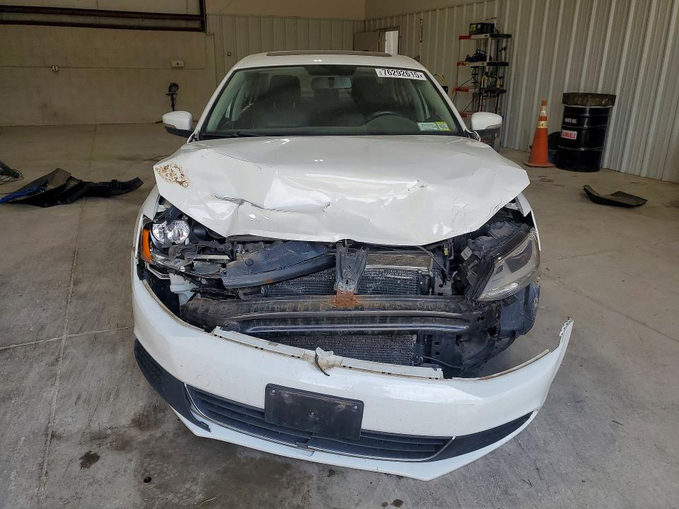 2014 Volkswagen Jetta მანქანა იყიდება აუქციონზე, vin: 3VWD17AJ3EM322132, აუქციონის ნომერი: 76292615
