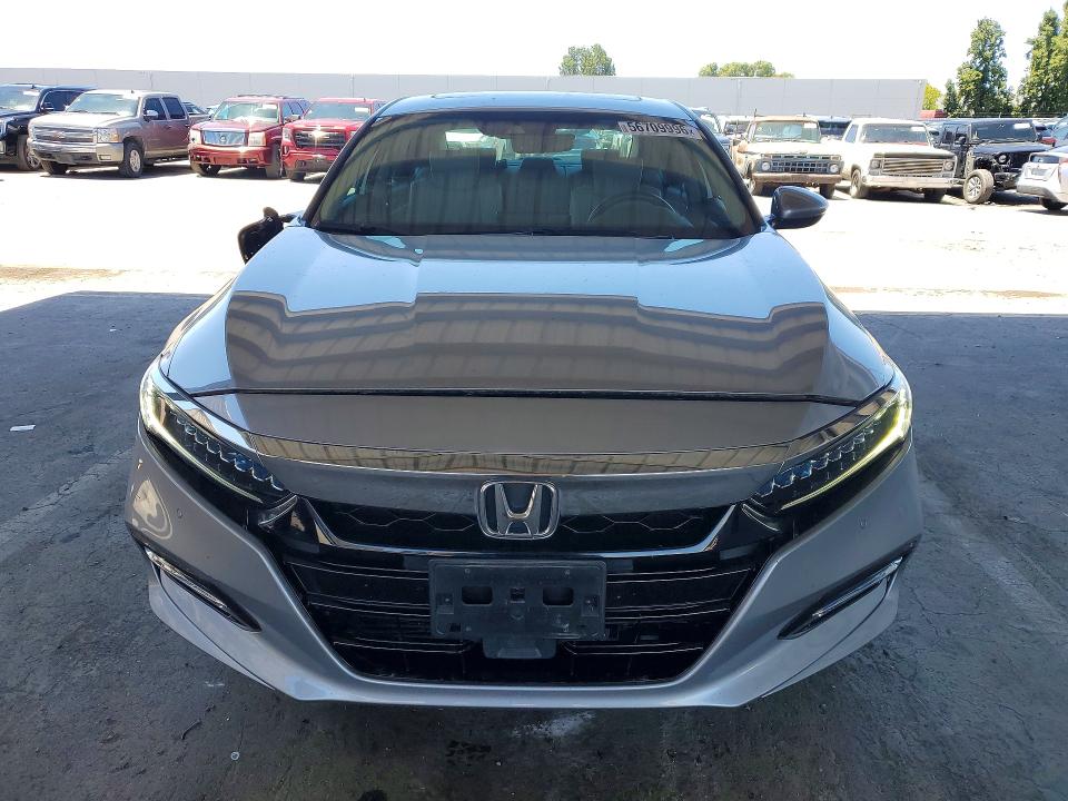 Продаж на аукціоні авто 2018 Honda Accord, vin: 1HGCV3F92JA016820, номер лоту: 56709996