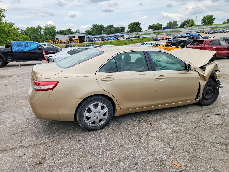 58008736 :رقم المزاد ، 4T1BF3EKXBU776727 vin ، 2011 Toyota Camry مزاد بيع