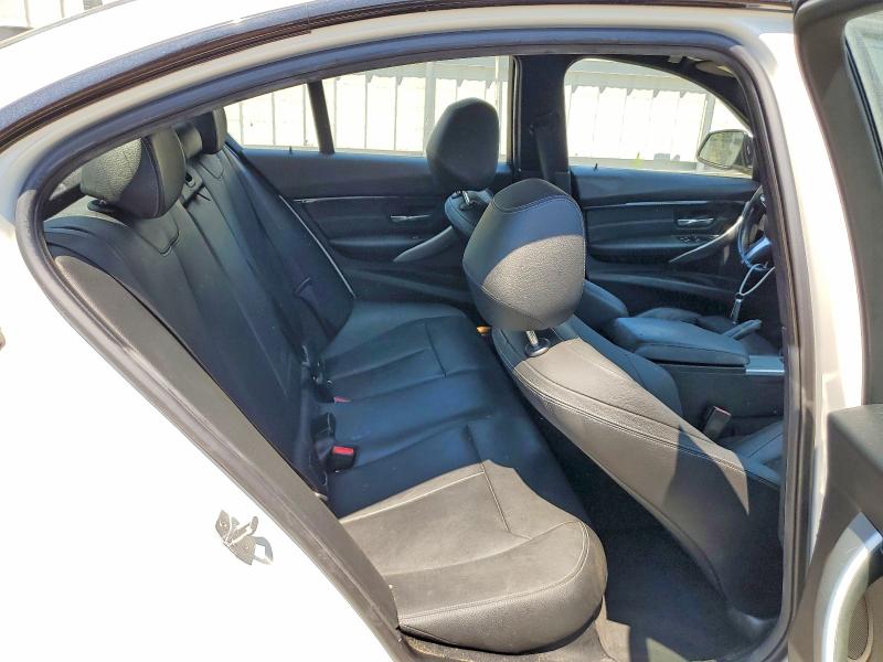 57320076 :رقم المزاد ، WBA8D9C34HA004413 vin ، 2017 Bmw 330 مزاد بيع