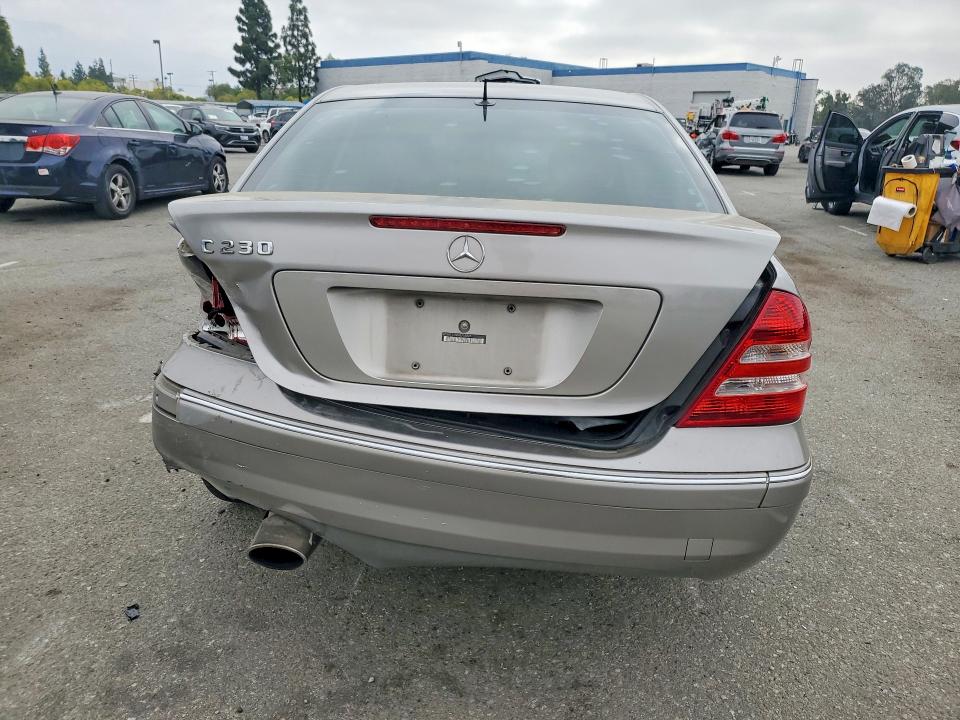 56608156 :رقم المزاد ، WDBRF52H06F755885 vin ، 2006 Mercedes-benz C-class مزاد بيع