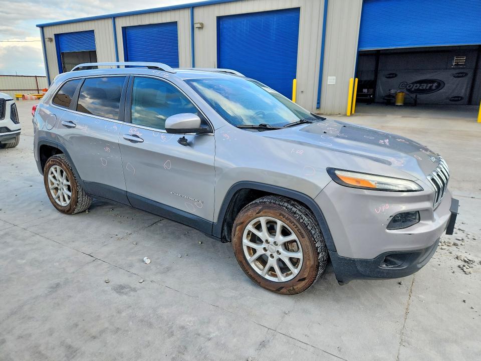 57161506 :رقم المزاد ، 1C4PJLCB2FW656216 vin ، 2015 Jeep Cherokee مزاد بيع