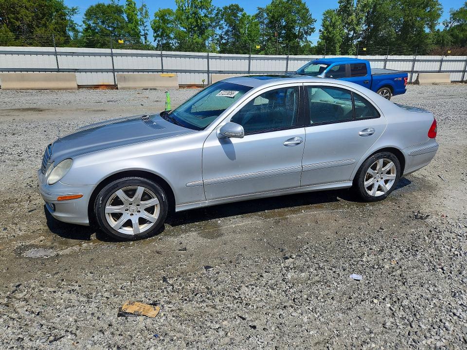 57223056 :رقم المزاد ، WDBUF56X47B077727 vin ، 2007 Mercedes-benz E مزاد بيع