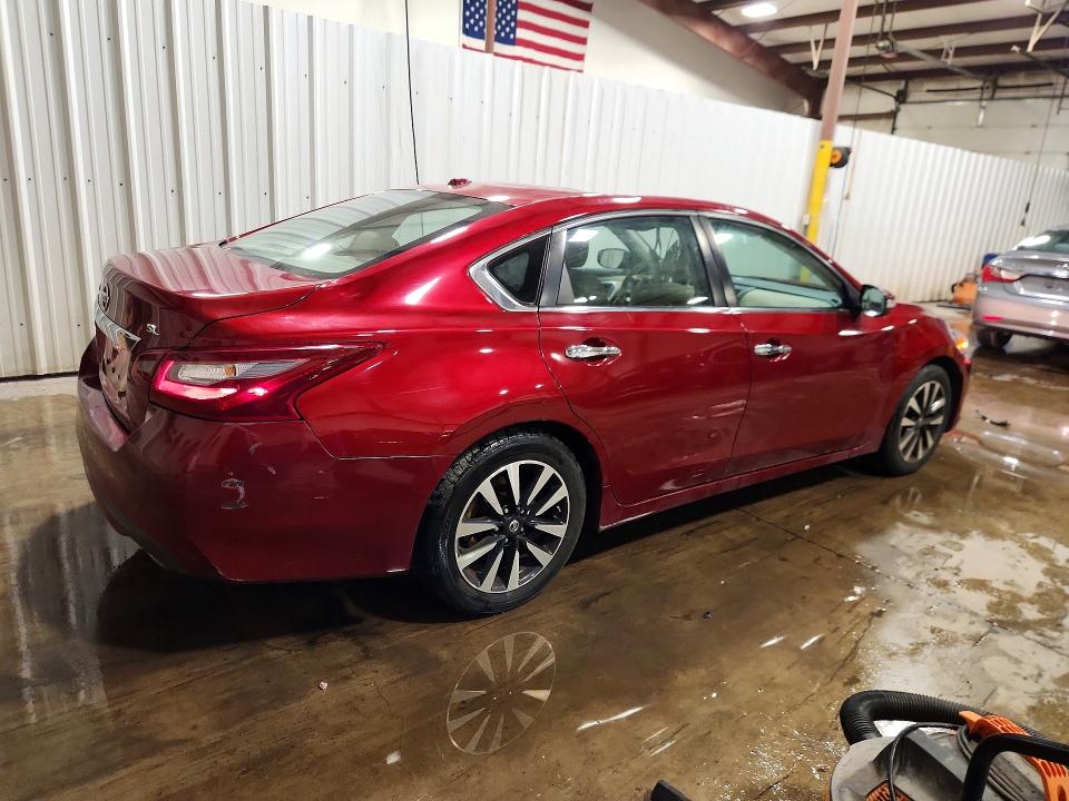 57714556 :رقم المزاد ، 1N4AL3AP4JC230932 vin ، 2018 Nissan Altima مزاد بيع