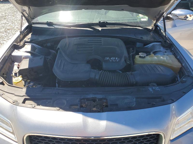 57910966 :رقم المزاد ، 2C3CCAKG2JH165117 vin ، 2018 Chrysler 300 مزاد بيع