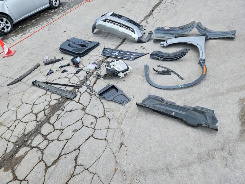Продажа на аукционе авто 2022 Mitsubishi Outlander, vin: JA4J3UA80NZ010984, номер лота: 57445906